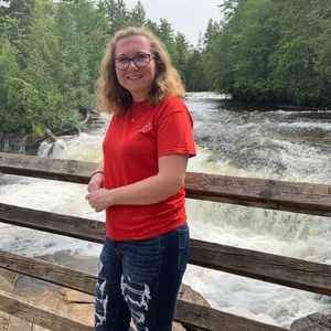 Meet your Posher, Brittney